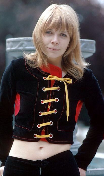 Women Of Doctor Who : Katy Manning as Jo Grant. Katy Manning, Jo Grant, 3rd Doctor, Doctor Who Companion, Jon Pertwee, Sling Back Shoes, Dramatic Art, Doctor Who Companions, Classic Doctor Who