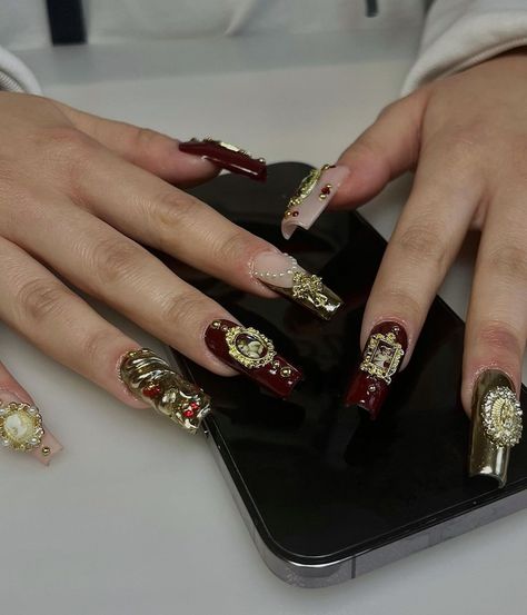 bondieuserie📿✝️ on @naaumiko Inspo @yournailsbycaro 👑 ✧ ✧ ✧ follow @nailzbyilana pour + d’infos 🫶🏽 si tu as la moindre question… | Instagram Dramatic Nails Acrylic, Human Claws, Simplistic Nails, God Nails, Catholic Nails, Red Nails Art, Dramatic Nails, Nail Board, Red Nail Art