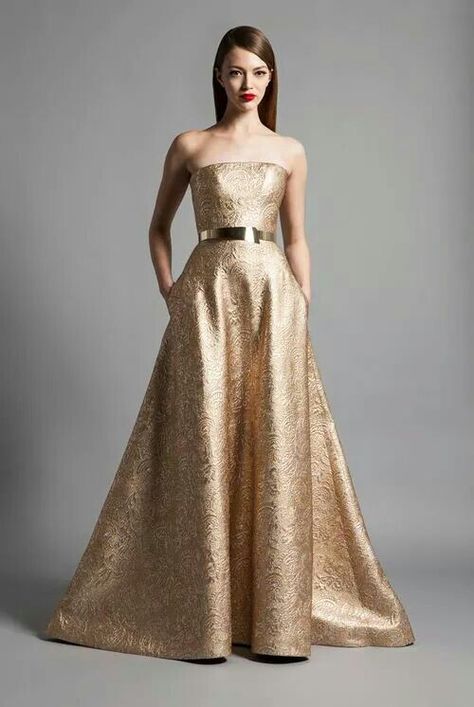 Beautiful formal gown Carpet Outfits, Romona Keveza, Chique Outfits, Fashion Gowns, Designer Dress, Gorgeous Gowns, Fall 2014, Petite Fashion, Gold Dress