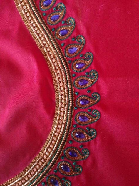 Simple Aari Work Design Images Simple Embroidery Designs, Wedding Blouse Designs, Simple Blouse Designs, Maggam Work Blouse Designs, Blouse Designs Silk, Aari Embroidery, Elegant Blouse Designs, Hand Work Blouse Design, Embroidery Neck Designs