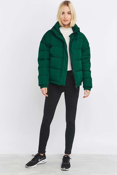 Green Puffer Jacket Outfit, Puffer Jacket Outfit Women, Green Jacket Outfit, Green Puffer Jacket, Puffer Jacket Outfit, Baby Clothes Quilt, Jacket Outfit Women, Green Puffer, Urban Style Outfits