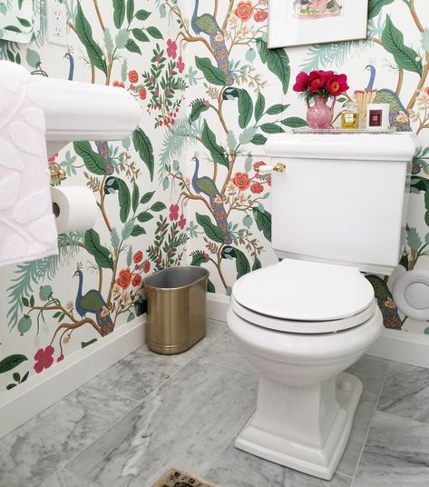 Red Powder Room, Powder Room With Wallpaper, Room With Wallpaper, Beautiful Powder Rooms, Powder Room Renovation, White Beadboard, Flowers Colourful, Peacock Wallpaper, Chinoiserie Motifs