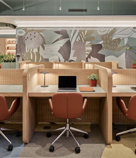 Cowork Interior Design, Open Coworking Space, Coworking Office Interior Design, Co Working Space Small, Office Huddle Room, Coworking Table Design, Shared Workspace Design, Innovative Office Space, Coworking Space Small