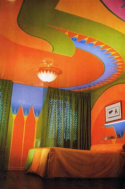 Patterned Bedroom, Groovy Interiors, 70s Interior Design, Retro Rooms, Googie Architecture, 70s Interior, Les Benjamins, Retro Interior Design, Interior Design Books