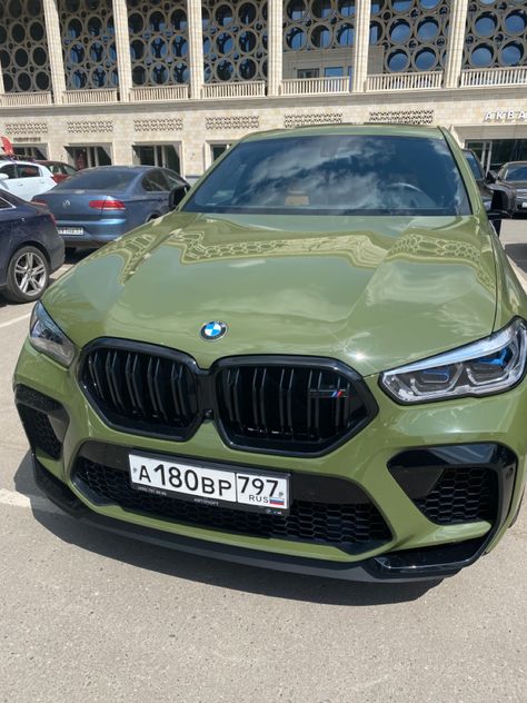 #bmw #aesthetic #moscow #bmwlife green car bmw Bmw Aesthetic, Bmw Cabrio, Prom Car, Dream Cars Range Rovers, Car Paint Colors, Car For Teens, Green Electric, Car Bmw, Lux Cars