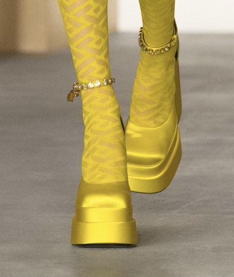 Versace FW21 Runway Aesthetic, Yellow Y2k, Heels Aesthetic, Yellow Heels, Funky Shoes, Yellow Shoes, Yellow Aesthetic, Yellow Fashion, Mellow Yellow