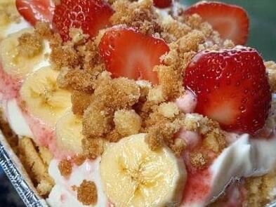 Strawberry Crunch Banana Pudding: Creamy, Crunchy Delight! - NewsBreak Strawberry Crunch Banana Pudding, Strawberry Cereal, Banana Pudding Ingredients, Southern Caramel Cake, Creme Brulee Cheesecake, Caramel Cake Recipe, Joy Cookies, I Heart Recipes, Strawberry Crunch