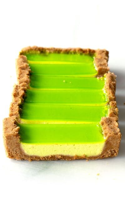 Dew or Dew not; there is no try. Dew Cake, Mountain Dew Cake, Butterfinger Bars, Mt Dew, Kek Lapis, Mtn Dew, Homemade Cheesecake, Dessert Dips, Cheesecake Desserts