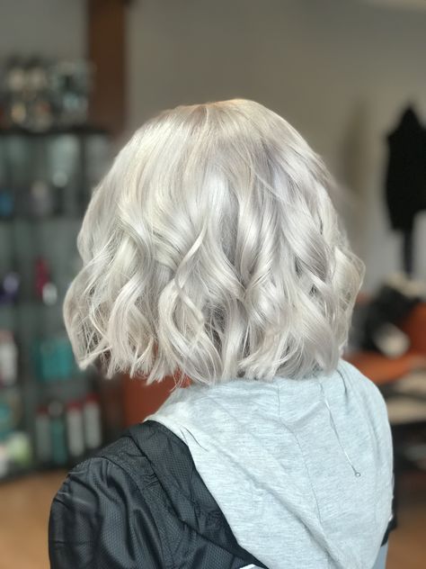 Dyed White Hair, Grey Transition, Kelly Hair, Short White Hair, Grey White Hair, Short Shag, Short Wavy, Dream Hair, Gray Hair