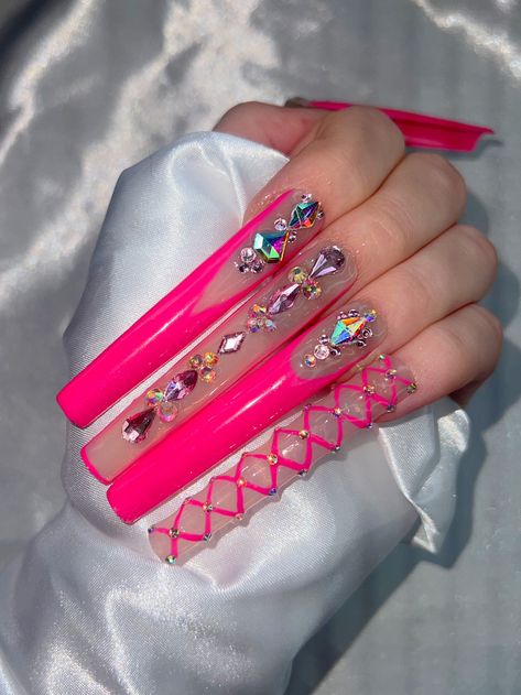 Embrace your inner baddie with our press-on hot pink nails. These nails bring the heat and attitude to your look. Easy application, instant edge. Elevate your style with a pop of fierce color that screams confidence and bad baddie vibes. Make a statement that turns heads! 💖🔥💅 Bling Nails Pink, Ongles Bling Bling, Nails Festive, Nails Bling, Festive Nails, Neon Nail Designs, Baddie Vibes, Long Square Nails, Nails Fun