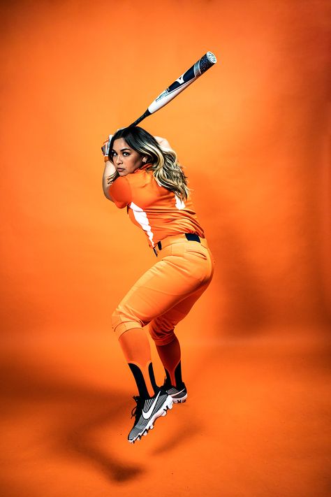 Softball Media Day Poses, Softball Media Day, Softball Team Photos, Softball Poses, Softball Pictures Poses, Athletic Photoshoot, Softball Picture, Softball Photography, Softball Photos