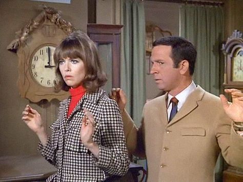 Barbara Feldon, Agent 99, Don Adams, Spy Shows, 70s Tv Shows, Get Smart, 1960 Fashion, Sci Fi Shows, Classic Television