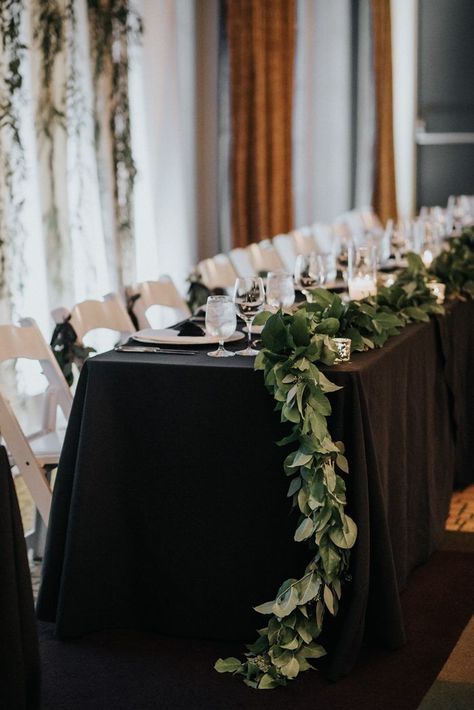 Adding to the dark aesthetic of this wedding, the reception features long tables with black tablecloths and napkins | Image by Nick + Danée Black Tablecloth Wedding, Wedding Candles Table, Church Wedding Flowers, Black Tablecloth, Head Table Wedding, Beach Wedding Flowers, Wedding Dresses Cinderella, Head Table, Unique Wedding Invitations