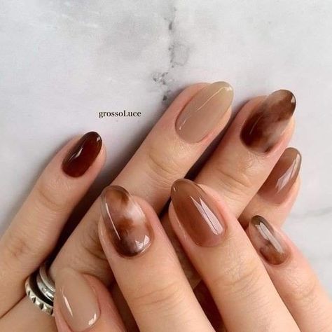 Builder Gel Nails Almond, Biege Brown Nails, Light Tortoise Shell Nails, Short Earthy Nails, Iced Coffee Nails, Calico Nails, Vintage Nails 1950s, Brown Jelly Nails, Fall Jelly Nails