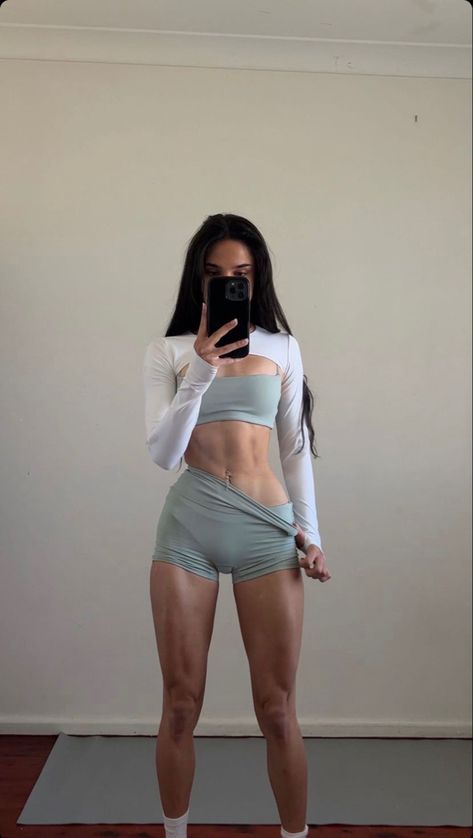 Muscle Thigh Female, Wide Hips Body Reference, Short Torso Body Goals, Lean Body For Women, Petite Fitness, Size 8 Body, Body Neutrality, Dream Bodies, Upgrade Your Life