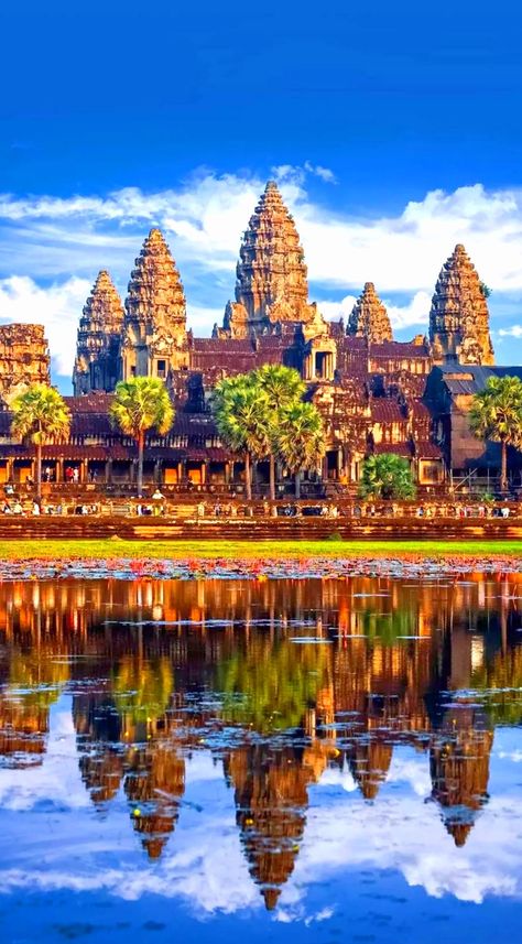 Angkor Wat Cambodia, Cambodian Art, Temple Pictures, Really Cool Drawings, Mekong Delta, Cambodia Travel, Asian Architecture, Central Market, Phnom Penh