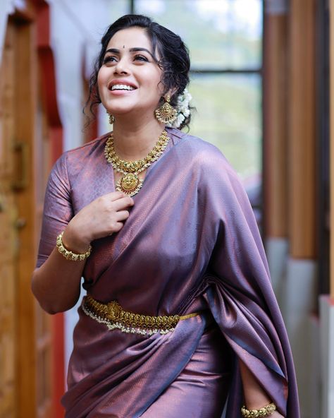 South Indian actress, Shamna Kkasim, who is also known as Poorna, is all set to kickstart a new phase of her life. A few hours ago, the gorgeousness announced her engagement with her longtime beau, Shanid Asif Ali. Since then, fans are rooting for the couple and are waiting to get more glimpses of their engagement, which was held in the presence of their family.    For the unversed, Shamna has mostly worked in Malayalam and Telugu Films. She had made her acting debut in 2004, with the Ma Copper Saree, Shamna Kasim, Asif Ali, Maroon Saree, Indian Fashion Saree, Saree Look, Traditional Sarees, Indian Sarees, Desi Beauty