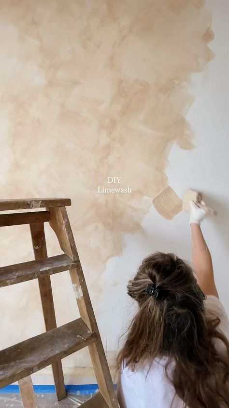 Lime Wash Walls, Diy Headboard Ideas, Limewash Walls, Boho Decor Ideas, Living Room Minimalist, Wall Painting Techniques, Headboard Ideas, Room Minimalist, Exterior Home