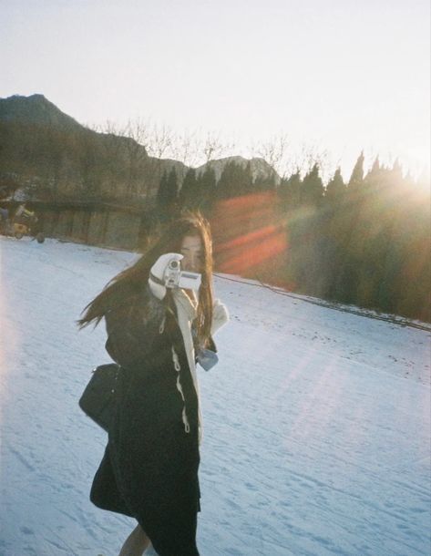 Camcorder Aesthetic, Distant Memory, Long Car Rides, Winter Photo, Wattpad Covers, Film Cameras, Winter Aesthetic, 인물 사진, Film Stills