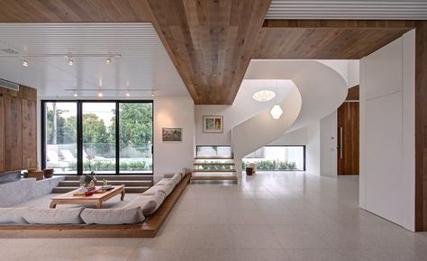 Asma Kat, Modernist House, Sunken Living Room, Interior Design Per La Casa, Wooden Ceiling, Mansion Interior, Minimalism Interior, Design Del Prodotto, Mid Century Modern House