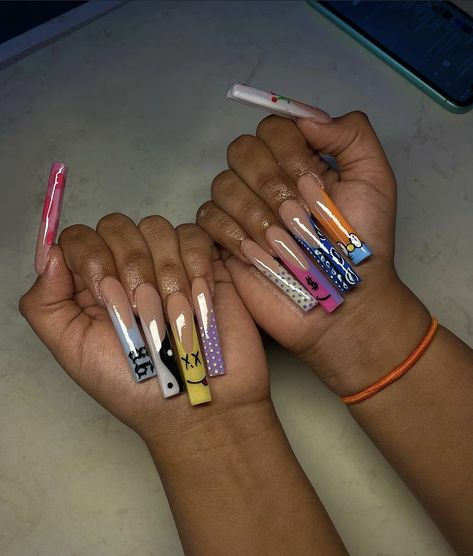 pintrest @diorrdxll Long Extendo Nails, Xxxl Nails Designs, Extendo Nails Designs, Extra Long Acrylic Nails, Xxl Acrylic Nails, Xxxl Nails, Trashy Nails, Extendo Nails, Mango Nails