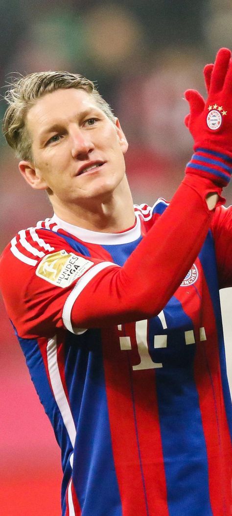 Bastian Schweinsteiger, Ronald Mcdonald, Soccer, Football, Fictional Characters, American Football, Bayern