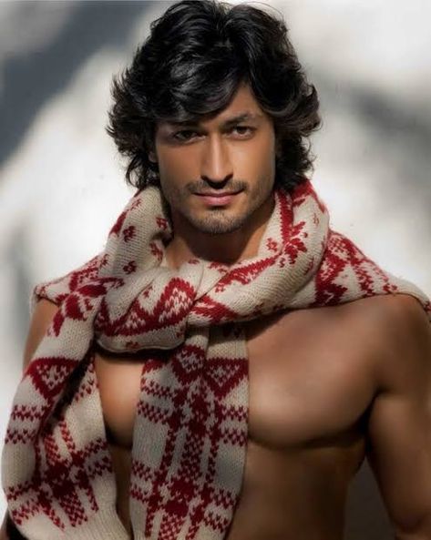 Vidyut Jamwal Body, Vidyut Jamwal, Indian Male Model, Indian Man, Ranveer Singh, Young Actors, Romantic Movies, Handsome Actors, Bollywood Actors