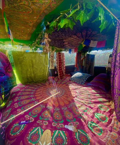 Shroom Trip Activities, Shrooms Aesthetic, Shroom Trip, Mushroom Vibes, Elements Festival, Mushroom Trip, Mushrooms Trippy, Hippie Garden, Earth's Core