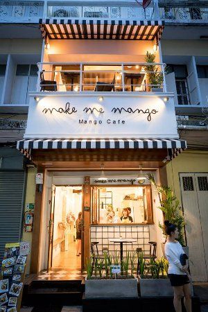 Korean Coffee Shop, Coffee Shop Concept, Cafe Japan, Small Restaurant Design, Mango Mango, Mini Cafe, Korean Cafe, Modern Farmhouse Living Room Decor, Luxury Packaging Design