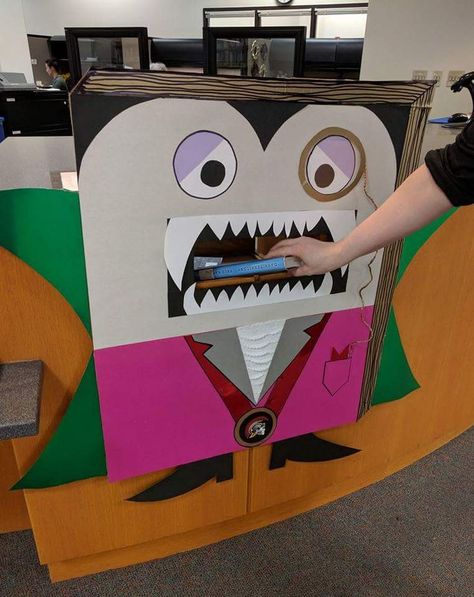 The Skyline College Library is celebrating Halloween with a "Count Fall Library, School Library Book Displays, Halloween Library, Vampire Book, School Library Decor, Makerspace Library, School Library Design, School Library Displays, Library Media Specialist