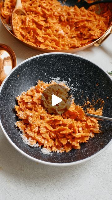 Brita on Instagram: "I’m telling you…adding garlic confit to your pasta alla vodka changes EVERYTHING.

Comment “garlic” and I’ll send you the recipe right to your DM’s! 🧄 

This one is really really great for a weeknight meal, a dinner party, or any time you want to treat yourself to a magical meal that’s surprisingly easy. Better than a restaurant (seriously). 

#vodkapasta #garlicgirl #garlicconfit #easymeal #dinnerparty #pasta #pastalover #easyrecipe #mealplan #comfortfood" Garlic Confit Pasta, Vodka Red, Pasta Alla Vodka, Garlic Confit, Vodka Pasta, Alla Vodka, Best Pasta, Vodka Sauce, Garlic Olive Oil