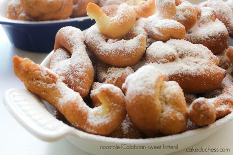 Nocatole {Calabrian Sweet Fritters} Italian Donuts, Cinnamon Sticky Buns, Sweet Fries, Italian Christmas Recipes, Italian Chocolate, Italian Recipes Dessert, Italian Travel, Calabria Italy, Italian Pastries