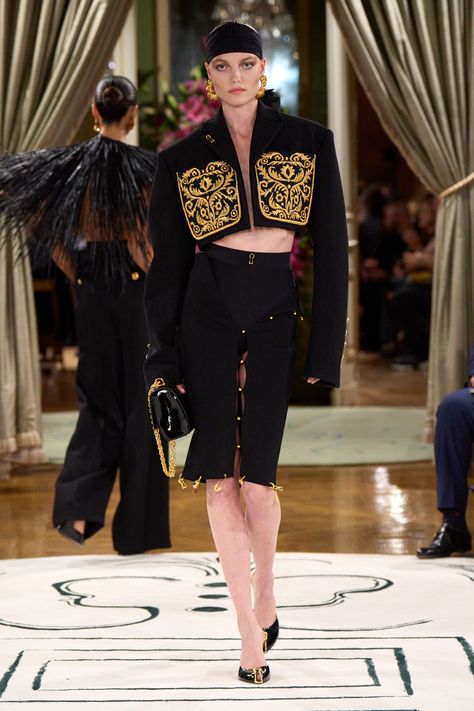 Schiaparelli Dress, Milan Fashion Week Runway, 2024 Runway, Fashion Week 2024, Paris Fashion Week Runway, Fur Clothing, Nice Clothes, Copenhagen Fashion Week, Runway Trends