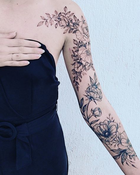 Anna bravo❤️ Bird Tattoos Arm, Model Tattoos, Floral Arm Tattoo, Mangas Tattoo, Girl Arm Tattoos, Marvel Tattoos, Cat Tattoos, Floral Tattoo Sleeve, Tattoos Geometric