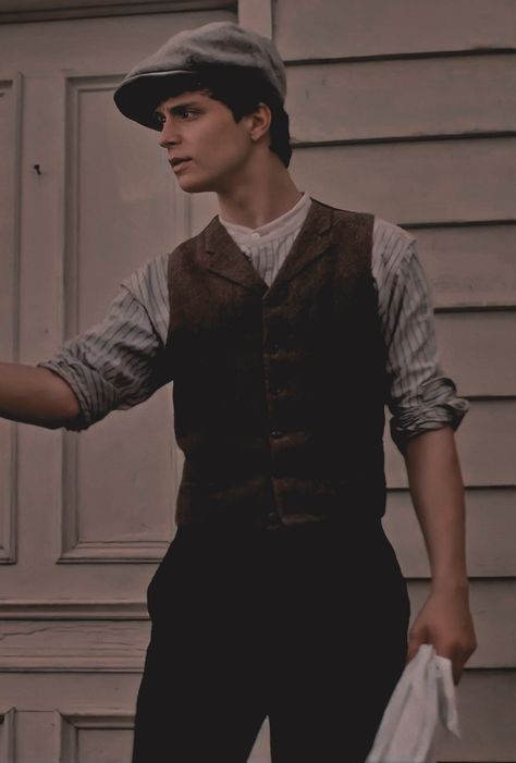 Victorian Era Outfits Men, 1910s Aesthetic Men, Old Fashioned Clothes Men, 1860s Mens Fashion, Male Writer Aesthetic, Victorian Man Aesthetic, Mysterious Man Aesthetic, 1800s Fashion Male, Victorian Boy Clothes