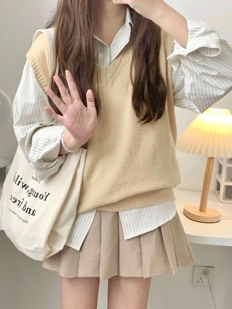 Outfit Coreen, Pastel Academia Outfit, Beige Skirt Outfit, Simple Style Outfits, Follow Back, Please Follow Me, 가을 패션, Really Cute Outfits, Korean Outfits