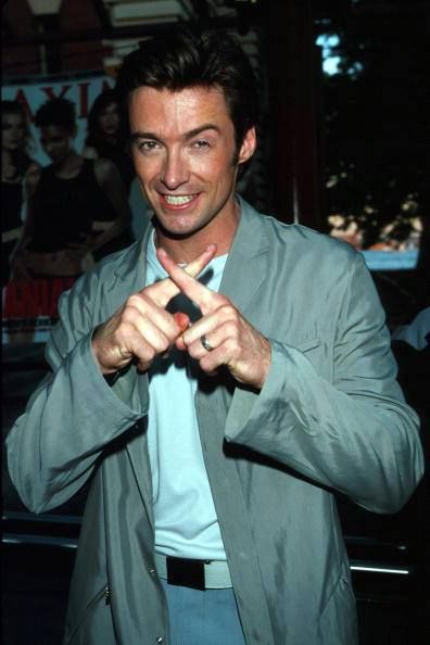 Hugh giving the sign of the XMEN Hugh Jackman Oklahoma, Young Hugh Jackman, Hugh Jackman Logan, Wolverine Hugh Jackman, Logan Wolverine, Charles Xavier, Hugh Jackman, Smash Book, Popsugar