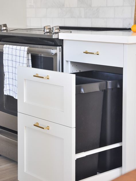 https://hydrangeatreehouse.com/ikea-kitchen-organization/ “Ikea doesn’t have any official kitchen trash cabinet, but you can easily use a tall drawer and place two of their big trash cans inside. My Ikea trash cabinet uses their 18in base cabinet, with “1 double drawer, 1 drawer” configuration. I was able to fit 2 Ikea 9 gallon trash bins inside the double drawer.” Ikea Kitchen Organization Ideas, Ikea Kitchen Organization, Kitchen Cabinet Organization Ideas, Spice Organization Drawer, Kitchen Cabinet Layout, Kitchen Organization Ideas, Kitchen Ikea, Kitchen Tour, Ikea Kitchen Cabinets