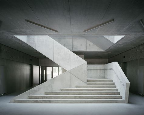 Journal 202 Brutalism Architecture, Stairs Architecture, Concrete Stairs, Brutalist Architecture, Interior Stairs, Modern Staircase, Hans Christian, Brutalism, Staircase Design