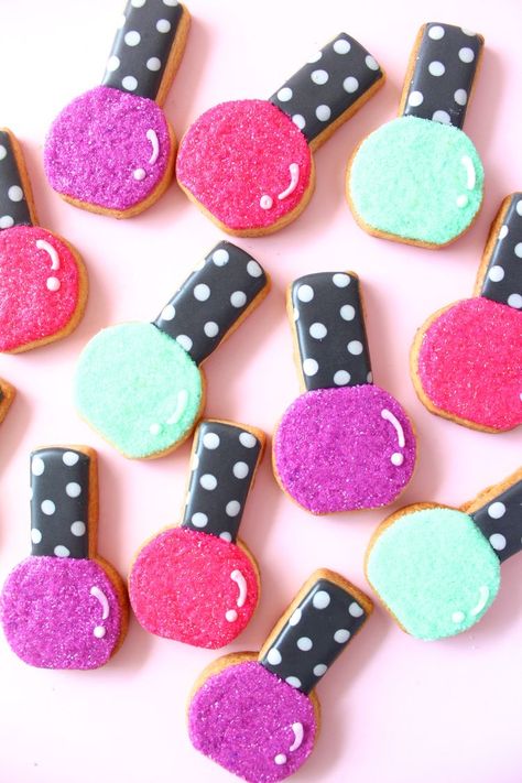 Makeup Cookies, Spa Cookies, Girly Cookies, Polish Cookies, Teenager Party, Kids Spa Party, Spa Birthday Parties, Spa Birthday, Pamper Party