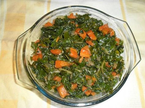 Carrot and spinach Spinach And Onions Sauteed, Spinach And Carrots Recipes, Carrot And Spinach Recipes, Spinach And Potato Recipes, South African Recipe, African Recipe, Spinach Recipe, Cooked Carrots, Carrots And Potatoes