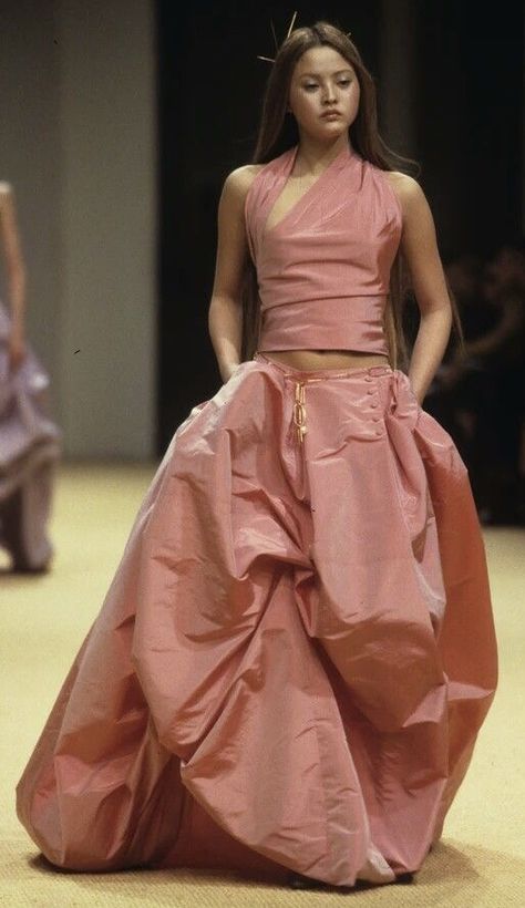 Devon Aoki • Chanel (SS99 couture collection) Devonaoki Fashion, Devon Aoki, 90s Runway Fashion, Runway Fashion Couture, Vintage Runway, Fashion Chanel, Paris Mode, Chanel Couture, Spring Couture