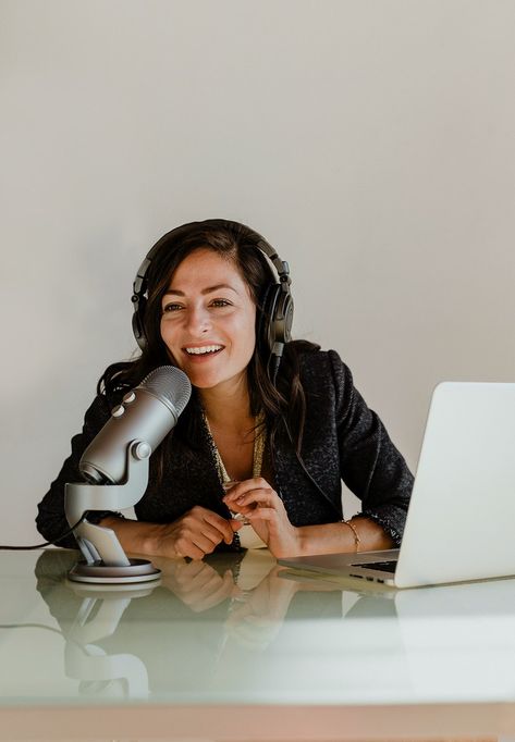 Female radio host broadcasting live in a studio | premium image by rawpixel.com / McKinsey Podcast Branding, Veuve Cliquot, Podcast Host, Branding Photoshoot Inspiration, Personal Branding Photoshoot, Radio Personality, Radio Host, Branding Shoot, Audio Sound