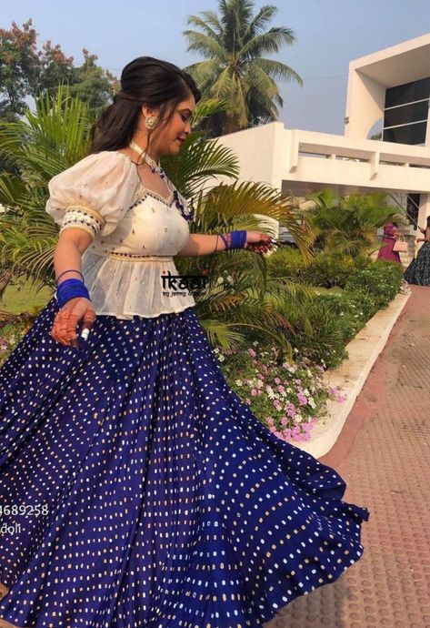 Bandani Lehengas Designs, Bandhni Lehenga Designs, Bandhni Chaniyacholi, Bandhani Chaniya Choli Designs, Chaniya Choli Designs Weddings Latest, Gujarati Lehenga, Navratri Gown, Sarara Dress, Chaniya Choli Designs