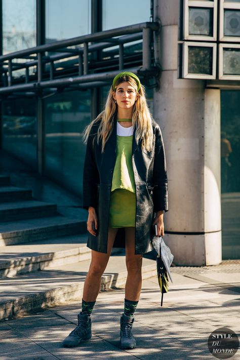 Paris FW 2019 Street Style: Veronika Heilbrunner - STYLE DU MONDE | Street Style Street Fashion Photos Veronika Heilbrunner Veronika Heilbrunner, Spring Trends Outfits, Reportage Photography, Winter Fit, Street Snap, Streetstyle Fashion, Street Look, Street Chic, Mode Inspiration