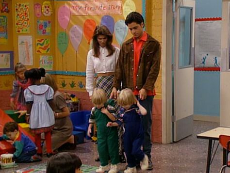 12 Fashion Moments from ‘Full House’ Becky From Full House, Becky Full House, Iconic Fashion Moments, Aunt Becky, Mary Kate And Ashley Olsen, Stephanie Tanner, Dj Tanner, Dress Wind, Uncle Jesse