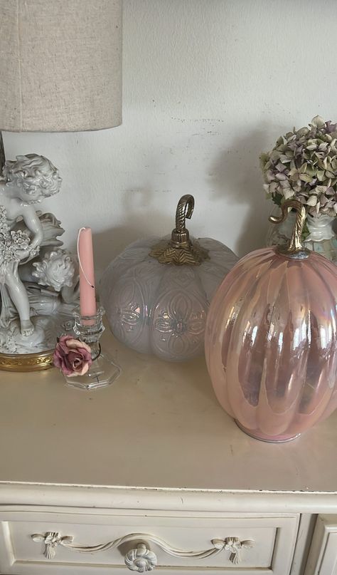 Day Bed Room, Cozy Kitchen Ideas, Garage Door Ideas, Door Decor Ideas, Pink Autumn, Chandelier Ideas, Rosa Shocking, Coquette Halloween, Pink Fall