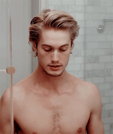 Face Claim Male Blonde, Blonde Male Face Claim, Character Faceclaims, Blond Men, Neels Visser, Oc Inspiration, Royal Court, Blonde Guys, Man Character