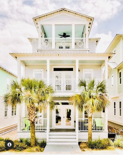 Coastal Townhouse Exterior, Beach House Layout Floor Plans, Island Home Exterior, Vintage Vanity Aesthetic, Spot Light Photoshoot, Raised Beach House, Amazing Mansions, Cozy Room Ideas, Vanity Aesthetic