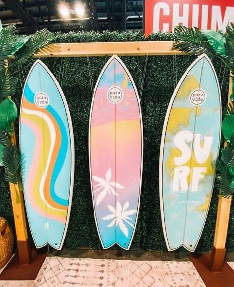 Surfboard Room Decor, Surfboard Room, Surfboard Art Design, Deco Surf, Surfboard Painting, Malibu Surf, Fair Theme, Surfing Aesthetic, Surf Room